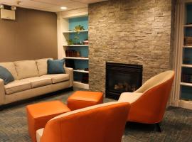 Holiday Inn Express，位于Deacons的酒店