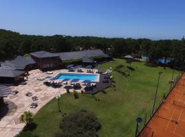 Tennis Ranch Pinamar，位于皮纳马尔的山林小屋