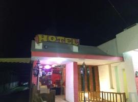 Hotel luna del lago，位于德尔迪克镇的酒店