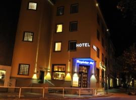 Hotel Bergischer Hof，位于拉廷根拉廷根城市剧院附近的酒店