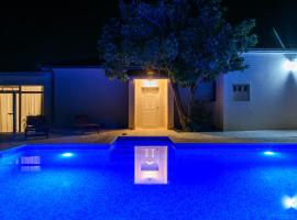 Villa Lado with private pool near Split，位于卡什泰拉的别墅