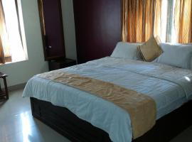 HOTEL FOOD XPRESS，位于Vasind的酒店
