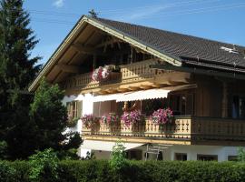 Ferienhaus Alpenzauber，位于克伦的酒店