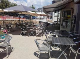 Logis Hôtel Restaurant L'Oustal，位于纳维斯的酒店