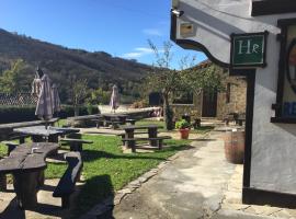 Hotel La Carasca，位于Orlé的酒店