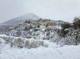 Casa Ai Piedi Della Riserva Naturale，位于吉齐奥河畔佩托拉诺的酒店