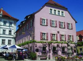 Gasthof & Hotel Goldene Krone，位于伊普霍芬的酒店