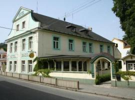 Hotel Sázava，位于萨扎瓦的酒店