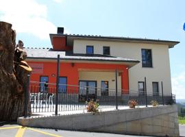 Albergue Restaurante Casa Herminia，位于El Campiello的酒店
