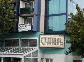 培训酒店，位于Százhalombatta的酒店