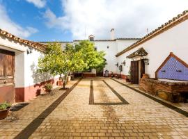 Hotel Rural - Las Ciguenas，位于巴达霍斯的酒店