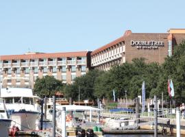 DoubleTree by Hilton New Bern Riverfront，位于新伯尔尼的酒店