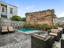 Spacious 2BR in Prime Garden District Location w Pool，位于新奥尔良的酒店