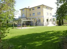 艾列奇中心酒店