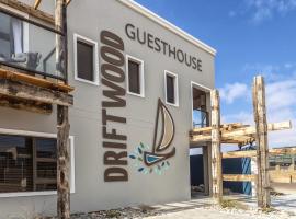 Driftwood Guesthouse，位于斯瓦科普蒙德韦尔曼布洛克维内塔购物中心附近的酒店