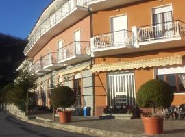Albergo Al Sole ad AQUILA DI ARROSCIA IM a trenta chilometri dal mare，位于Onzo的酒店