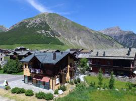 Chalet Layla，位于利维尼奥的酒店