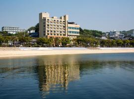 龙宫酒店，位于Nishio的海滩短租房