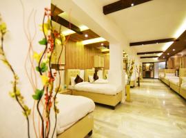 HK Backpackers-Luxury Rooms & Dormitory，位于阿姆利则的酒店