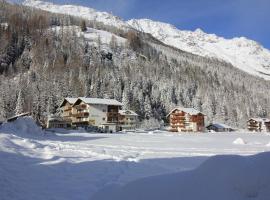 海诺膳食酒店，位于萨斯格伦德的酒店