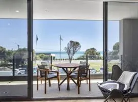 Blairgowrie Apartment 1 - on the beach