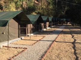 丛林住宿豪华帐篷，位于柴尔的豪华帐篷营地