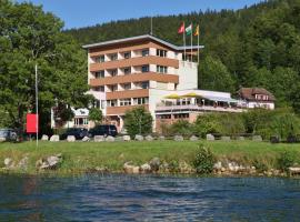 Hostellerie La Baie Du Lac，位于LʼAbbaye的酒店