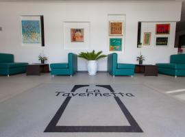 拉泰沃纳塔酒店，位于坎波巴索的酒店