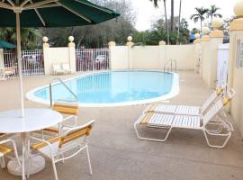 La Quinta Inn & Suites Miami Cutler Ridge，位于Cutler Ridge的酒店