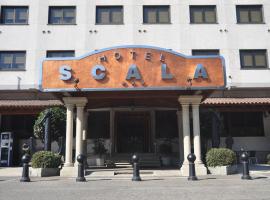 斯卡拉酒店，位于帕德隆的家庭/亲子酒店