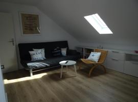Ferienwohnung Rhein-Main，位于弗勒尔斯海姆的酒店
