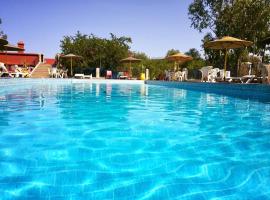 Camping & Hôtel Le Calme，位于索维拉的酒店