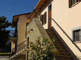 Villa Roccaccia，位于特拉西梅诺湖畔托罗的公寓