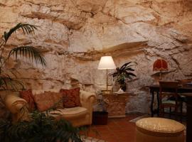 拉罗卡酒店，位于古比奥的酒店