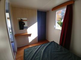 Mobil Home Mimizan 6 pers，位于米米藏的酒店