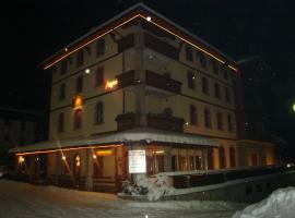 Albergo Piazzatorre，位于皮亚扎托雷的酒店
