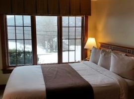 Winwood Condominiums by Windham Mountain Club，位于温德姆的酒店