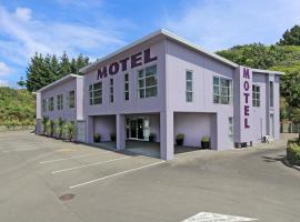 紫晶阁汽车旅馆，位于波里鲁阿的木屋