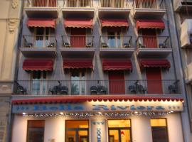 Hotel Bella Riviera Lungomare，位于维亚雷焦的酒店