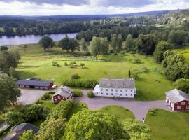 B&B Kvarntorps Herrgård，位于Forshaga的酒店