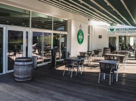 Hotel Bar Restaurant Le Chaudron Vert，位于圣艾蒂安的酒店