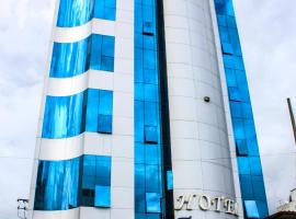 Hotel Torre Azul，位于圣多明各德洛斯科罗拉多斯的酒店