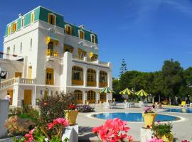 Hôtel LES MIMOSAS TABARKA，位于塔巴卡的酒店