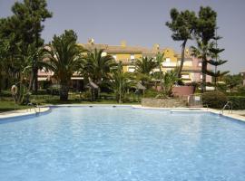 Magnífico adosado de esquina con vistas al golf playas Islantilla，位于伊斯兰蒂拉的酒店
