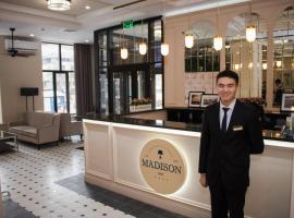 Madison Ave Hotel Bishkek，位于比什凯克的酒店
