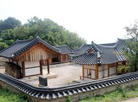 Dobong Seodang，位于庆州神仙寺附近的酒店