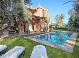 Lankah - Authentic villa with private heated pool close to city center，位于Douar Caïd Layadi的酒店