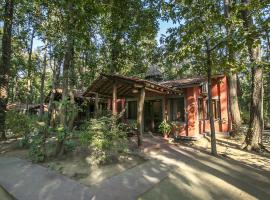 Kanha Jungle Lodge，位于Dhanwār的酒店