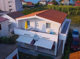 Apartmani Popović Nin，位于宁的酒店