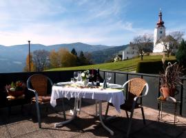 Berg-Arche，位于Sankt Margarethen im Lavanttal的带停车场的酒店